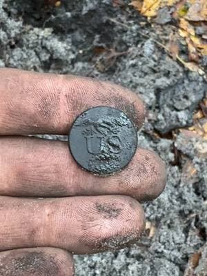 #pirate #island #treasure #treasurehunt #treasurehunting #history #explore #metaldetecting #metaldetector 