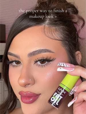 #NYXCosmeticsPartner Hydration is the ONLY WAY 🍇💦 Fat Oil Lip Drip in "Thats Chic" from @NYX Professional Makeup #NYXCosmeticsFam 