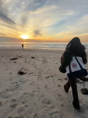 This & yap.  #missionbeachsandiego #fyp #sunset #thisandyap #besties