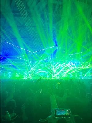 How many lazers do you want? @Excision all of them!!!!! #holyfuck #excision #thunderdome #lazers #fuck  