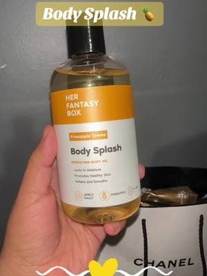 @Her Fantasy Box  🍍 THIS SMELLS SO HEAVENLY ✨  10000000/10  #herfantasybox #bodysplash #pineapplecrème  #bodyoil #ttb #healthyskin 