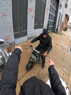 My boi lenny needs a EBOX DRAGSTER😂❤️ Real OG ifykyk💯  #philly #bikelife #ebox #eboxdragster #bikelife #dirtbike #explore #explorepage #fyp #foryou #foryoupage #viral 