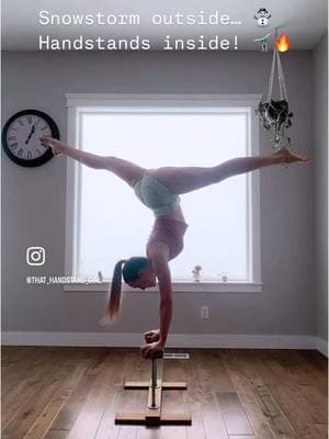 Surviving winter one handstand at a time. ❄️ 🤸🏻‍♂️ Manifesting summer ASAP! 😂 Who else is over the cold?! #snowyhandstands #handstandcanes #snow #whereareyousummer #handbalancer #slccalisthenics 