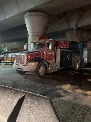 #bostonsnow #roadmechanics #servicetrucks #trucksoftiktok #alwaysready #winter #plowing #cityofboston #🔴⚫️💪🏼🇺🇸 #nothingbeatspassion #lovewhatyoudo #drivenbypurpose #wlfrench #weplowboston #wemoveboston