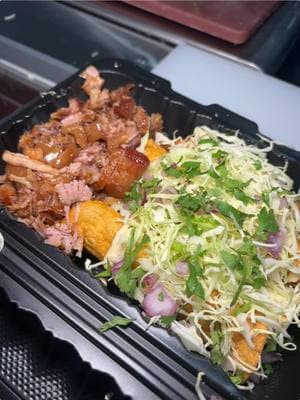 Ven a probar nuestros tacos dorados con carnitas. Todos los jueves están a $10 dólares. 2987 n las Vegas blvd suite 13 Abrimos de martes a domingo de 10am-6pm Locación para nuestra food traila 2605 S eastern ave las Vegas nv 89169 Abrimos martes, viernes, sábado y domingo de 11am-5pm #ubereats #doordash #doncarnitaslv #litroslasvegas #litroslasvegas #lasvegasfoodie #lasvegaslocals #lasvegastiktok #lasvegaslocalbusiness #lasvegas #carnitasestilomichoacan 