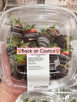 Hand Dipped Strawberries are back at Costco for Valentine’s Day! 💕 #costcoaisles #costcofinds #costco #costcobakery #costcowholesale #chocolatecoveredstrawberries #valentinesday2025 