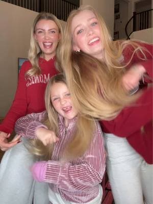 Obsessed with my BB Girls!!!👧🏼♥️👱🏻‍♀️💖 xx Angela Claire #momanddaughtergoals #mamadaughter #girlmomlife #bigsis #littlesis #sistersister #mamasgirl #blondies #blondes #brunomarsedit 