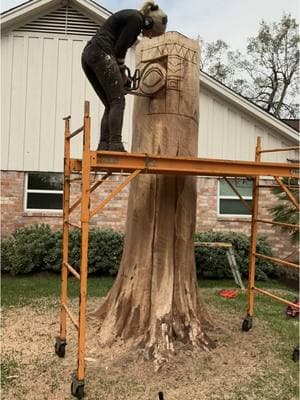 Carving tiki faces into a large oak stump#texas #art #tiki #tikibar #tiktok #tikitiki #hawaii #artist #foryourpage #fyp #foryou #cute #wood #chainsaw #woodart #statue ##stihl #wood #arttok #carve #stihlchainsaw #artistsoftiktok #artskills #artwork #tree #oak 