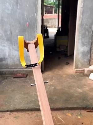 ugly handmade wooden slingshot #crafts 