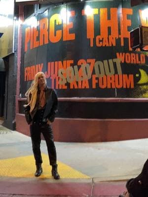 After my Hot Hollywood Birthday Bash show outside The Whisky a Go Go! 1/28/25! #danieldicriscio #whiskyagogo #after #celebrity #birthdaybash #birthday #concerts #fypシ 