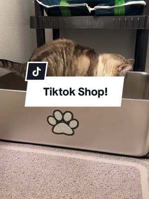 These litter boxes are great for controlling the amount of litter that gets on your floors, and the stainless steel is great for odor control. And the one of a kind cat paw print design is so cute! 🥰 check out the link for more information and litter box sizes and styles! #ptlomlitterbox #ptlom @Ptlom-US #catsoftiktok 