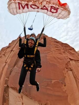 Is anyone more chill than her?! 🧊  #tandembasemoab #basejump #skydive #utah #moab #nationalpark #archesnationalpark #zionnationalpark #ValentinesDay #date #babe #dream #bucketlist #scared 