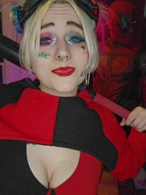 Harley quinn left the joker for Deadpool mwhahaha.  @Clown Princess  #harleyquinncosplayer #deadpoolcosplayer #propweapons #convention #milwaukeecosplayer 