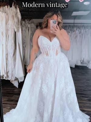 The lace, the corset, the sparkle ✨ #weddings #weddingdress #bridal #uniqueweddingideas #laceweddingdresses #uniqueweddingideas #bride #engaged #weddingplanning #weddingdressesididntbuy 