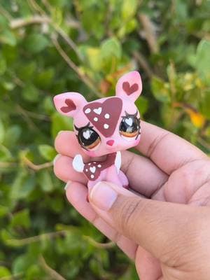 Simple repaint of @littlestpetshop G7 deer 158. Happy Valentines Day!!!  #art #artist #artwork #custom #littlestpetshop #littlestpetshopcustom #lps #lpscustom