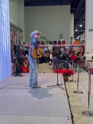 A lil’ heartache medication for ya this Valentine’s Day. 🤠 #nfrlasvegas #nfr #nfr2021 #singingvideos #fyp #ValentinesDay #dixienationalrodeo #dixienationals 