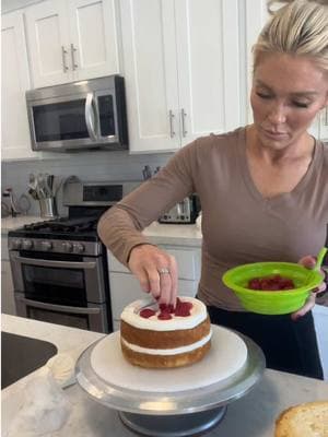 Made myself a Vanilla Berry Cake for Valentines Day 🍰🍓  What are dessert/treat are you making or buying for Valentines Day?? #theblondewhobakes #cakes #cakedecorating #cake #ValentinesDay #valentine #cute #cakevideo #howto #life #LifeHack #Lifestyle #Foodie #food #baking #yum #fyp #tiktok #tiktokpartner #LifeOnTikTok #LearnOnTikTok 