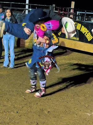 @⚡️elpecas⚡️ Narrador de jaripeos #jaripeo #jaripeosbailes #jaripeobaile @LUPE TREMENDO JARIPEO @Lupetremendo #guachemeco2 #jaripeos #jaripeo_ranchero #jaripeooutfits #jaripeoextremo #jaripeomexicano #bullrider #jaripeoranchero #jaripeoprofesional 