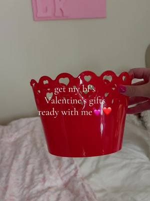 V-day gift packing!!!!!! I ❤️ love day!!!!!!!!!!!!!!!!!!!!!#ValentinesDay #valentinesdaygift #menvalentinegift #giftsforhim #giftbasket #giftbasketideas #mengiftsideas #vdaygifts #diygiftbasket #valentinesbasket #foryou #giftideas #drsquatch #giftinspo #giftspiration #asmr #asmrsounds less