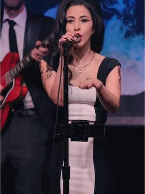 #amywinehousetribute #amywinehouse #amywinehousetributeband #amywinehouseforever #amywinehouseneverdies #frankiejordan #livemusic #performanceart #dearamyband #dearamy #fyp #becomingamy #amywinehouseedit #happyvalentinesday 