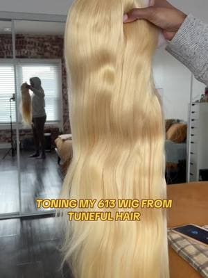 bleaching my 613 wig to an ash blonde! @Tuneful Hair @Tuneful Hair US Shop  :: #wigtok #toninghair #wiginstall #bleachedwig