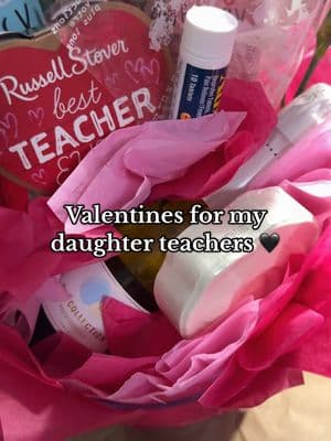 Amazing teachers ♥️ 💐 #ValentinesDay #valentinesdiy #crafts #diyproject #teachersoftiktok #teachersgifts #giftideas #volunteer #teacherhumor #treatyourself #galentinesday #giftbasket #giftbasketideas #dollartree #target 