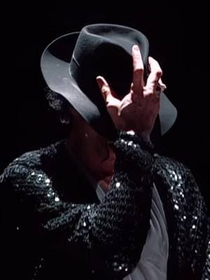 His dancing goes with any song #fyp #foryou #viral #michaeljackson #mj #kingofpop #music #dancing #alexcas1987 #edit 