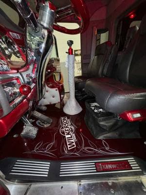 It was one thing after another with this install but looks great! #foryoupage #fyp #t800 #kenworth 