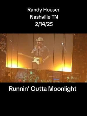 Randy Houser in Nashville TN. Runnin' Outta Moonlight Valentines Day #countrymusic #randyhouser #nashville 