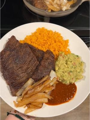 Algo sencillo y rapido cuando no sabes que cocinar 👩🏻‍🍳🤍#bmgrecetas #bistec #carneranchera #carnearrachera #recetasfaciles #recetasrapidas #mexicantiktok #mexicofyp #mexicotiktok #mexicanfood #recetasmexicanas #comidasmexicanas #recetassencillasyrapidas #fyp #foryoupage #foryoupage❤️❤️ #parati #paratii #fypシ゚viral 