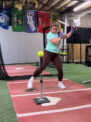 @🤍~Destinee~🤍 getting in a Valentines Day hitting sesh last night! Of course starting out with her @leftyswagbats one handed trainer!!  Use her discount code to get yours today 💪🏼🥎 #fasptich #softball #hitlikeagirl #leftyswag #CN #fyp #leftypower #brucebolts 