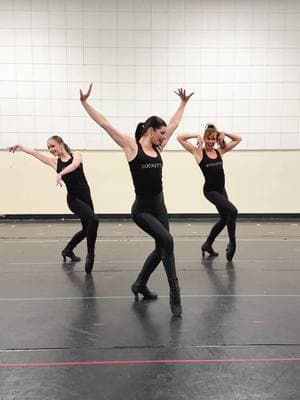 A weekend jazz combo 🎶🩷 What is your favorite style of dance?  • • • #Rockettes #RadioCityRockettes #RadioCity #RadioCityMusicHall #TheRockettes #Christmas #ChristmasSpectacular #HolidaySeason #Bucketlist #Kickline #Ballet #Tap #Jazz