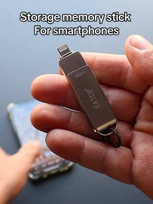 Stop deleting your favorite photos just to free up space! 🙅‍♂️ With this storage stick, you can keep every memory without worrying about ‘Storage Full.’ 📸 #StorageFull #phonestorage #techhacks #memorystick #techproducts #lifehacks #photolovers #phonetips #mobilestorage #harddrive 