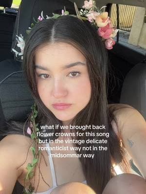 this song is called “the garden” and my flower crown is from a halloween shop #newmusic #singersongwriter #indiemusic #devongabriella #gracieabrams #upcomingartist 