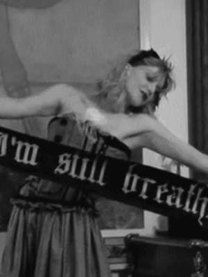 but im still breathing #courtneylove #courtneyloveedit #nobodysdaughter #courtneylovecobain #holeband #holebandedit 