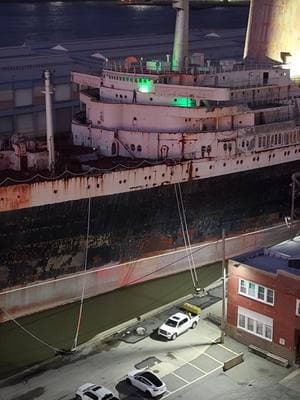 SS United States was lit up to congratulate the Super Bowl champs @Philadelphia Eagles 🦅 #SSUnitedStates #gobirds #philadelphiaeagles 