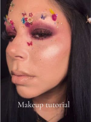 Just keep swimming just keep swimming #makeuptutorial #undiscoveredmua #underrated #makeuphacks #MakeupRoutine #motd #basemakeup @madebymitchell @PINKHONEY @Kosas @Huda Beauty 