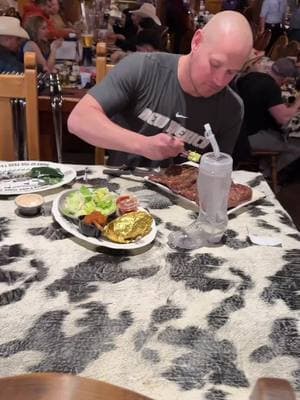 What’s your guess does? Does he complete the Big Texan Steak Challenge!? 🥩🔥🤠 #bigtexan #amarillo #texas #calffry #thingstodoinamarillo #72ozsteak #amarillorestaurant #amarillosteaks #eatingcompetition #amarillobbq #uniqueexperiences #route66 #steakchallenge @Explore Amarillo  