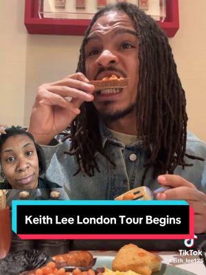 #greenscreen #greenscreenvideo #keithlee is in #london and his 1st stop is actually his hotel who serves a traditional #englishbreakfast which features beans on toast and 🩸 sausage #foodreview #foodtour #tastetest 