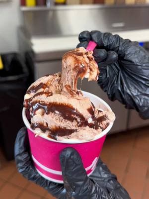 Best Rocky Road Ice Cream😍🍦 #rockyroad #rockyroadicecream #lamichoacana #icecream #norcocalifornia #viral #nievedegarrafa #rialtocalifornia #LocalLove #localbusiness #inlandempire #dessert #southerncalifornia #icecreamlover 