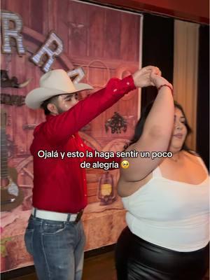 Es malo dejar a tu amiga sola en el baile ? 🤔🤔 #baile #nortena #muchacha #romantica #huapango #bailando 