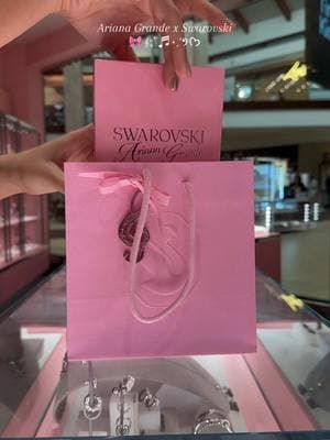 ARIANA GRANDE x SWAROVSKI 🎀 #fyp #arianagrande #swarovski #arianagrandeswarovski #swarovskijewelry #arianator #fyp #fashion #foryourpage 