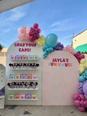 Jayla’s Fun House! 🩷🐭 • #balloongarland#balloondecoration#balloonstylist#balloonart#balloongarlandbackdrop#explorepage#explore#disneylandtheme#disneylandbirthday#mickeyandminniebackdrop#mickeysfunhouse#fyp#foryoupage 