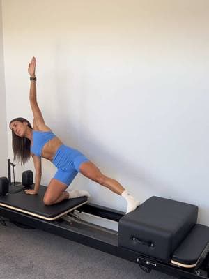 side bend to side plank inspired by @Shahnae Cutajar 🫶🏽 moving with a light spring on my @sculptreformer (discount code STEPH250) ✨ #pilates #pilatesinstructor #pilatesreformer #reformer #reformerpilates #reformerpilatesinstructor #reformerflow #reformerclass #reformerexercises #reformerpilatesexercises #pilatesexercises #pilatesvideo #pilatesinspiration #pilatesinspo #pilatesinspodaily #pilatesfit #pilateslife #pilateslove #pilateslovers 