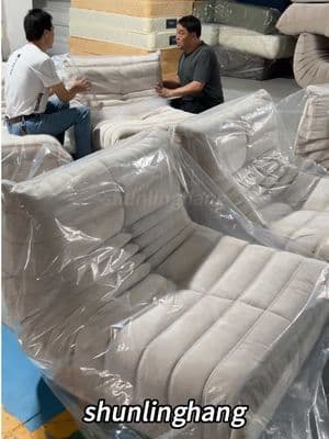 The hottest couch in the world,did you know that it can be compressed to a volume of only 0.08CBM？#compressionsofa #homefurniture #boxsofa #compression #boxchiar #exporttrade #livingroomcompressionsofa #furniture #exportfurniture #lazysofa #chair #sofa #exporttradesofa #compressionsofabed 