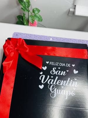 Cajas personalizadas ✨🙌🏻  Te ayudamos a sorprender esa persona especial, hacemos envíos 🚚 a todo Estados Unidos 🚚✨🥰 #parati #paratiiiiiiiiiiiiiiiiiiiiiiiiiiiiiii #paratii #paratiiiiiiiiiiiiiiiiiiiiiiiiiiiiiiiiii🦋 #fpy #fpyシviral #viralvideo #cajasorpresa #cajasorpresas #cajaspersonalizadas #detalles #cajaspersonalizadas🎀🎁💐 #detallespersonalizados #detalles_que_enamoran #detallesdeamor #detallesbonitos #happyvalentinesday #valentine #ValentinesDay #valentinesdaygift #amor 