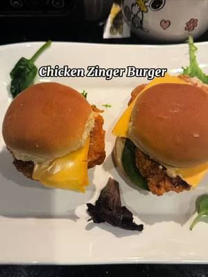 Chicken Zinger Burger #chickenburger #zinger #fyp #fypシ゚viral #f #quickrecipes #EasyRecipe #tiktok #tiktokfood #FoodLover #viral #DinnerIdeas #homemade #hyderabadi #indianfood 