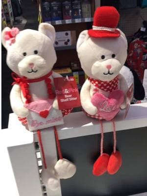 Replying to @Casa valentine’s clearance at CVS 💘 #valentinesdayclearance #valentinesclearance #cvsclearance #cvsclearancefinds #cvsclearancedeals #aftervalentinesdays #clearancefinds 