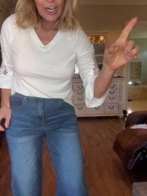 @Genleck @Genleck #genleckjeans #springdenim #springjeans #caprijeans #over40andfabulous #dressyjeanmonday 