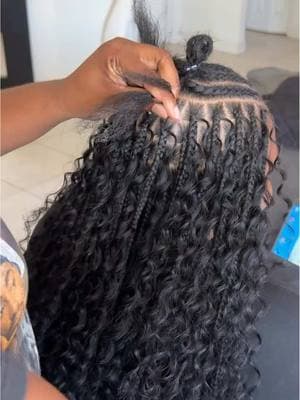 Beautiful Smedium Boho Knotless Braids 💇🏾‍♀️😍 Click the link in bio to book 🥰 #poincianabraider #braids #braidideas #instahair